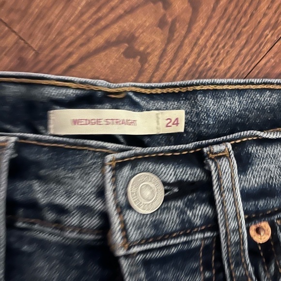 REVOLVE bleu WEDGIE STRAIGHT
LEVI'S size 24 - Picture 6 of 10